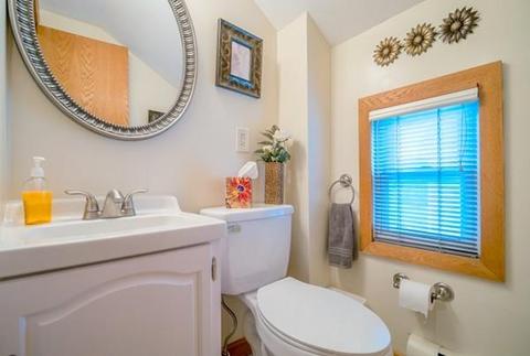 105 Maple St, Easthampton, MA 01027 photo 16