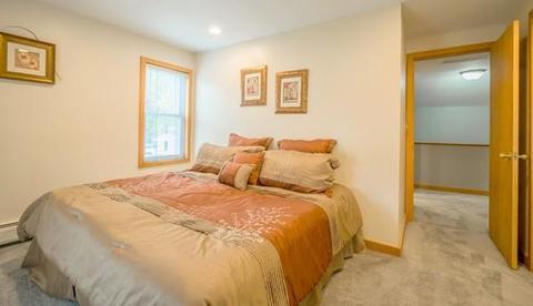 105 Maple St, Easthampton, MA 01027 photo 17