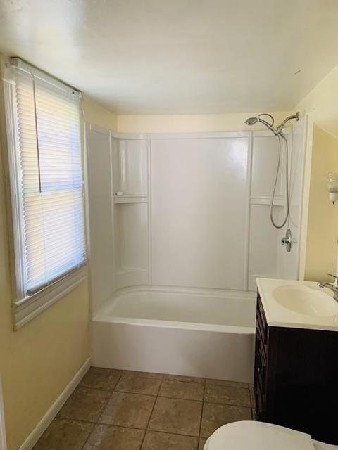 47 Merwin St, Springfield, MA 01107 photo 13