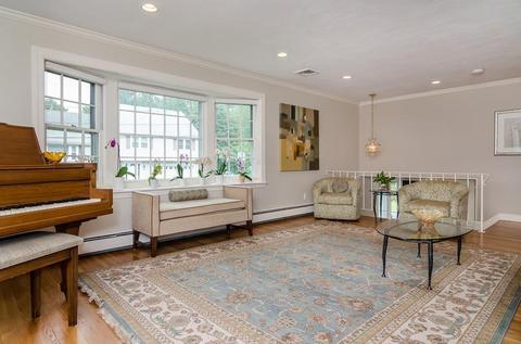 15 Meredith Cir, Needham, MA 02492 photo 7