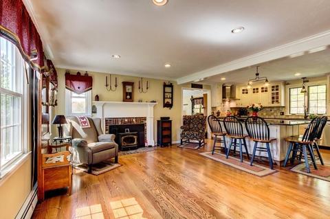 2 Merriam Way, Upton, MA 01568 photo 3