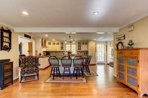 2 Merriam Way, Upton, MA 01568 photo 4