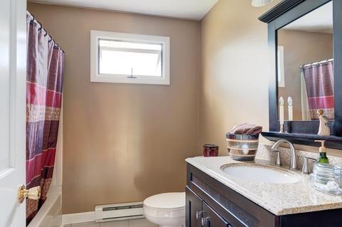 128 Peach St, Barre, MA 01005 photo 6