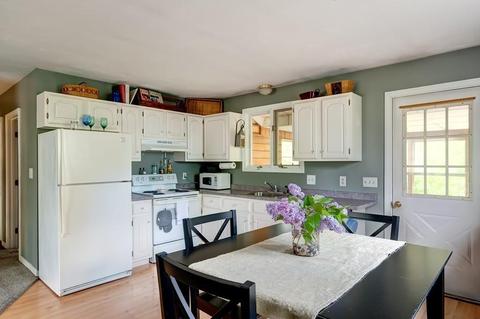 128 Peach St, Barre, MA 01005 photo 4