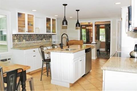 29 Howland Ln, Hingham, MA 02043 photo 2