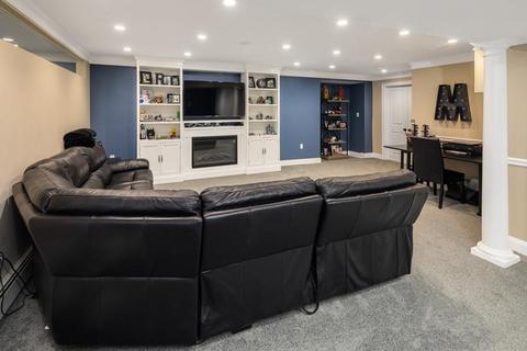 8 Christopher Ln, Hanson, MA 02341 photo 12