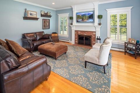 8 Christopher Ln, Hanson, MA 02341 photo 9