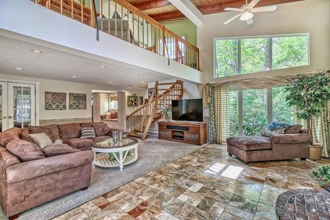 49 Walnut St, Millis, MA 02054 photo 4