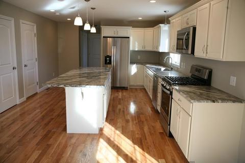 252 Naismith St, Springfield, MA 01104 photo 2