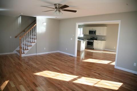 252 Naismith St, Springfield, MA 01104 photo 6