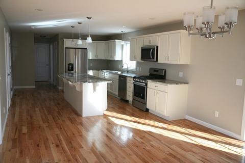 252 Naismith St, Springfield, MA 01104 photo 4