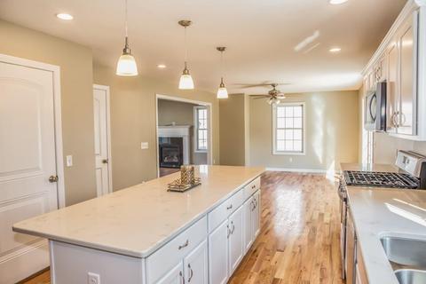 288 Naismith St, Springfield, MA 01104 photo 5