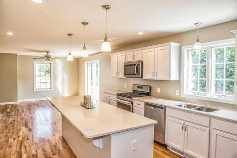288 Naismith St, Springfield, MA 01104 photo 3