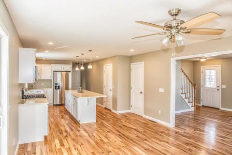 288 Naismith St, Springfield, MA 01104 photo 4