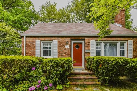 142 Taylor Ave, Dedham, MA 02026 photo 2