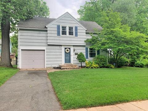 829 Dickinson St, Springfield, MA 01108 photo 1