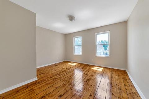24 Ringgold St, Springfield, MA 01107 photo 5