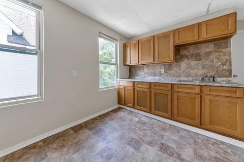 24 Ringgold St, Springfield, MA 01107 photo 3