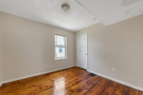 24 Ringgold St, Springfield, MA 01107 photo 4