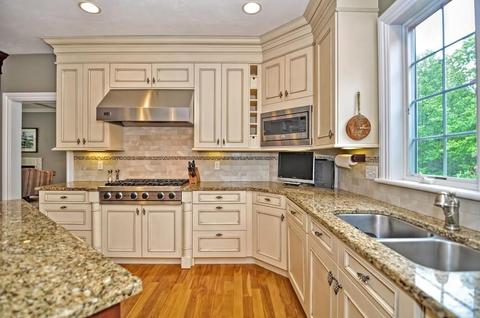 170 North St, Upton, MA 01568 photo 3
