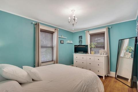 28 Dyer St, Framingham, MA 01702 photo 14