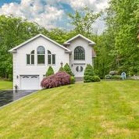 13 Hammersmith Dr, Saugus, MA 01906 photo 2
