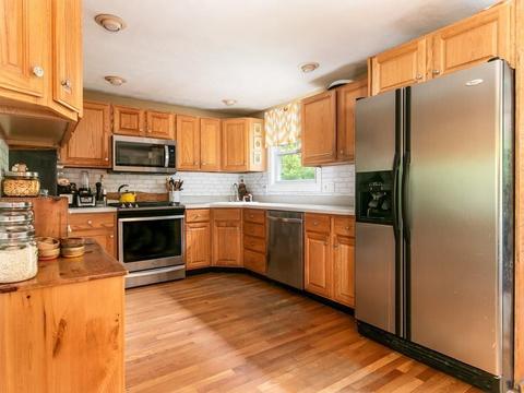 136 Main St, Townsend, MA 01469 photo 3