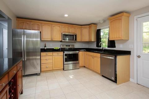 35 Pershing Ave, Framingham, MA 01702 photo 3