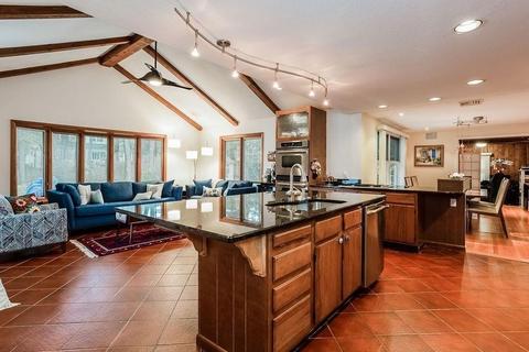 49 Eunice Dr, Longmeadow, MA 01106 photo 3