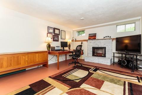 6 Bow St, Stoneham, MA 02180 photo 15