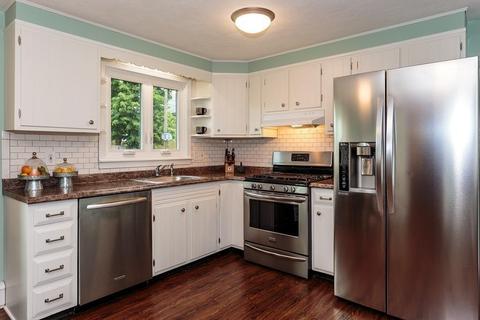 6 Bow St, Stoneham, MA 02180 photo 6