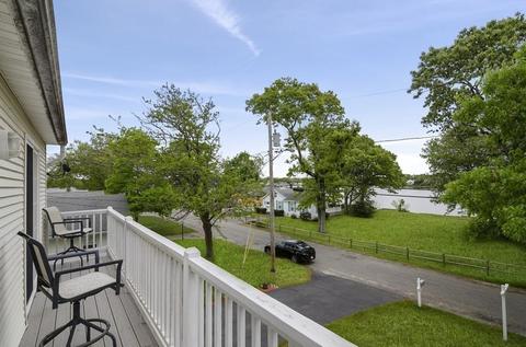 18 Broadmarsh Ave, Wareham, MA 02571 photo 4