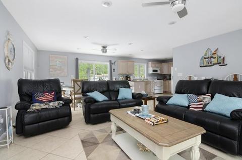 18 Broadmarsh Ave, Wareham, MA 02571 photo 7
