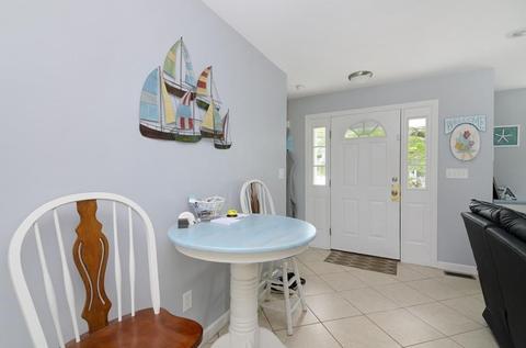 18 Broadmarsh Ave, Wareham, MA 02571 photo 8