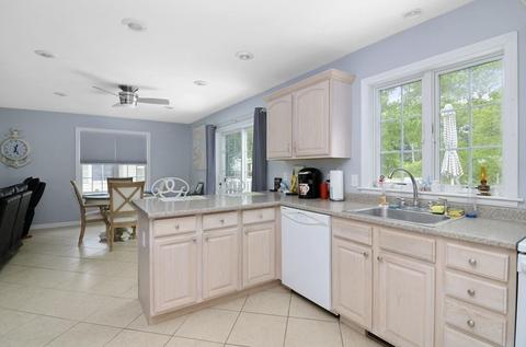 18 Broadmarsh Ave, Wareham, MA 02571 photo 13