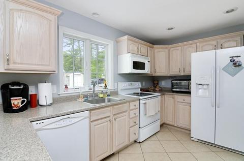 18 Broadmarsh Ave, Wareham, MA 02571 photo 12