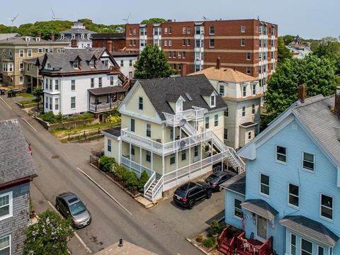29 Chestnut St, Gloucester, MA 01930 photo 3