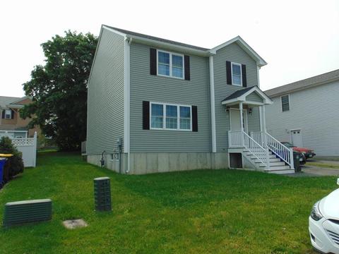 16 Evelyns Way, Fall River, MA 02724 photo 2
