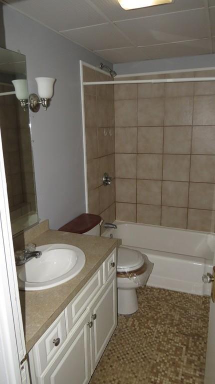 36 Elm St #B, Worcester, MA 01609 photo 24