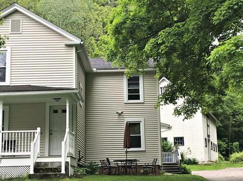 145 East St, Ware, MA 01082 photo 2