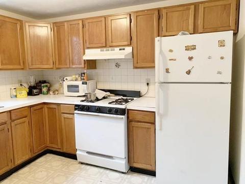 151 Pitman St, Fall River, MA 02723 photo 11