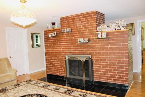 32 Mellon St, Springfield, MA 01104 photo 8