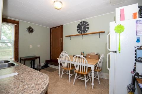 42 Richards St, Worcester, MA 01603 photo 17