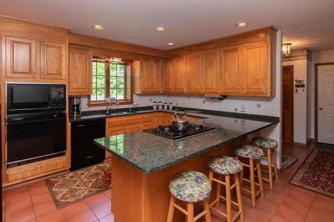 11 Mount St, Franklin, MA 02038 photo 4