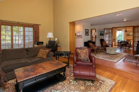 11 Mount St, Franklin, MA 02038 photo 8