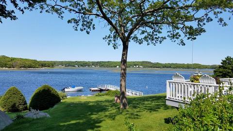 40 Thurston Point Rd, Gloucester, MA 01930 photo 2