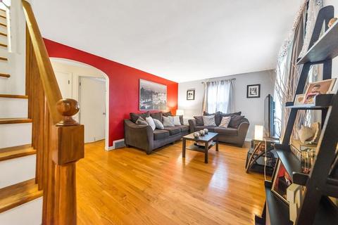 155 Wheeler Ave, Springfield, MA 01118 photo 3