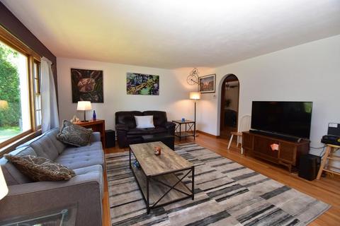90 Briggs St, Easthampton, MA 01027 photo 2