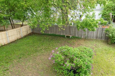 65 Powell Ave, Springfield, MA 01118 photo 3