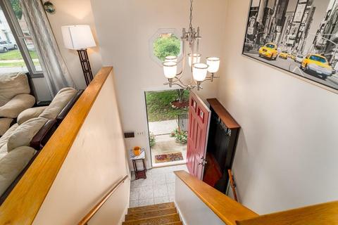 65 Powell Ave, Springfield, MA 01118 photo 6